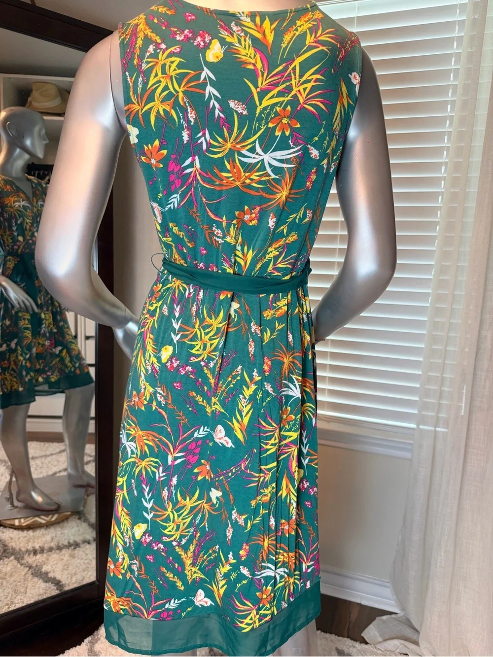 ModCloth Medium Green Tropical Floral Leaf Faux Wrap Dress Sleeveless Tie Waist - Picture 7 of 12